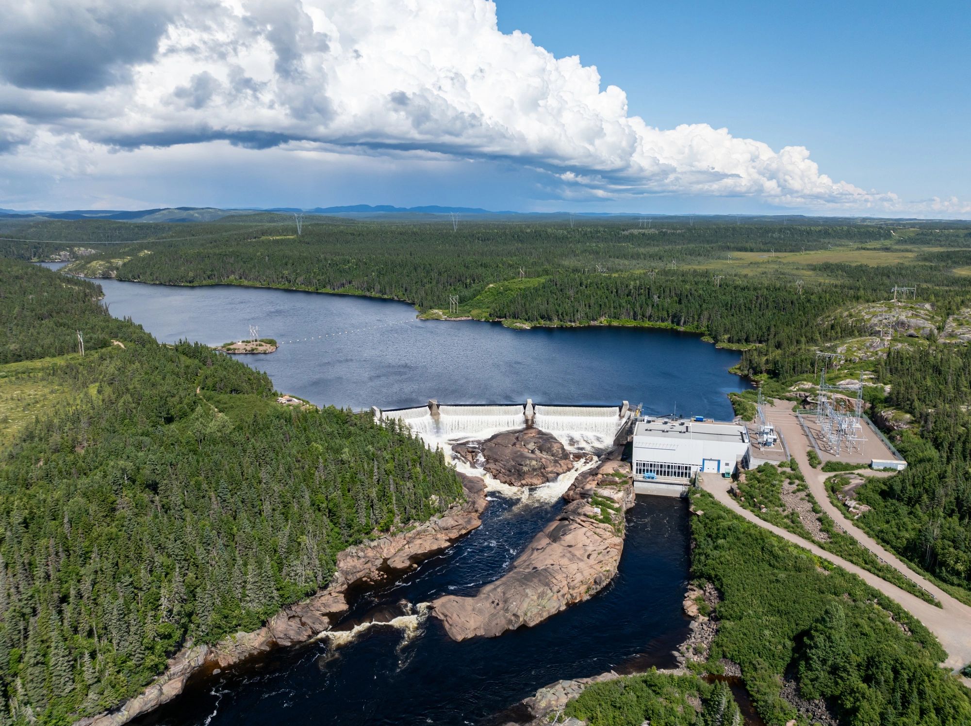 Hydroelectric dam and river